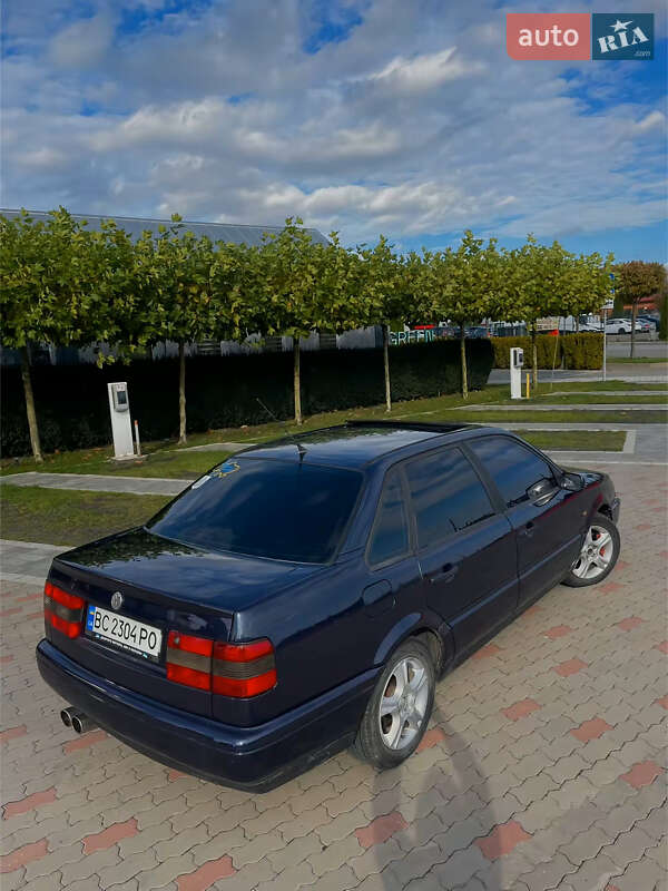 Седан Volkswagen Passat 1995 в Львові