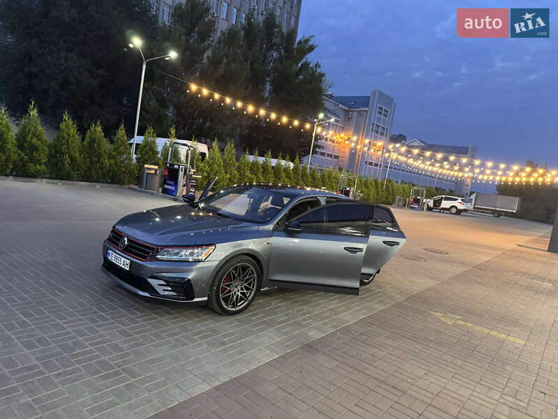 Седан Volkswagen Passat 2018 в Днепре