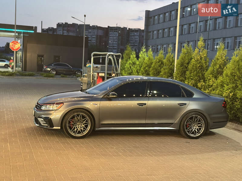 Седан Volkswagen Passat 2018 в Днепре