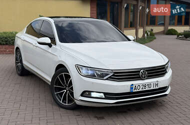 Седан Volkswagen Passat 2016 в Виноградові