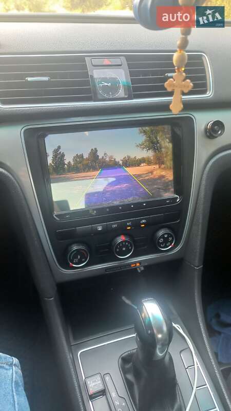 Седан Volkswagen Passat 2012 в Кривом Роге