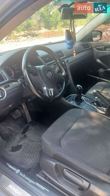 Седан Volkswagen Passat 2012 в Кривом Роге