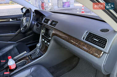 Седан Volkswagen Passat 2015 в 