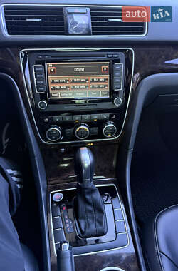 Седан Volkswagen Passat 2015 в 
