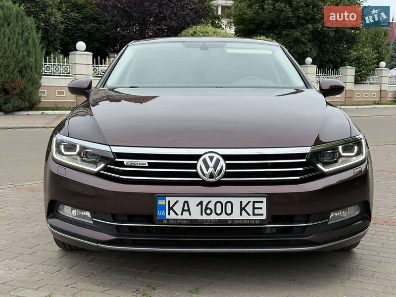 Седан Volkswagen Passat 2015 в Киеве