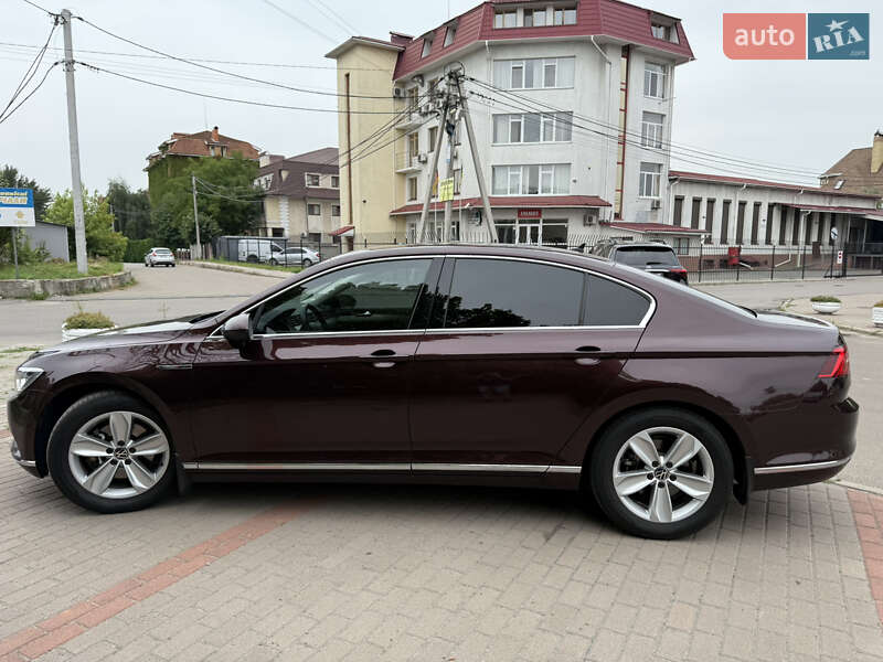 Седан Volkswagen Passat 2015 в Киеве
