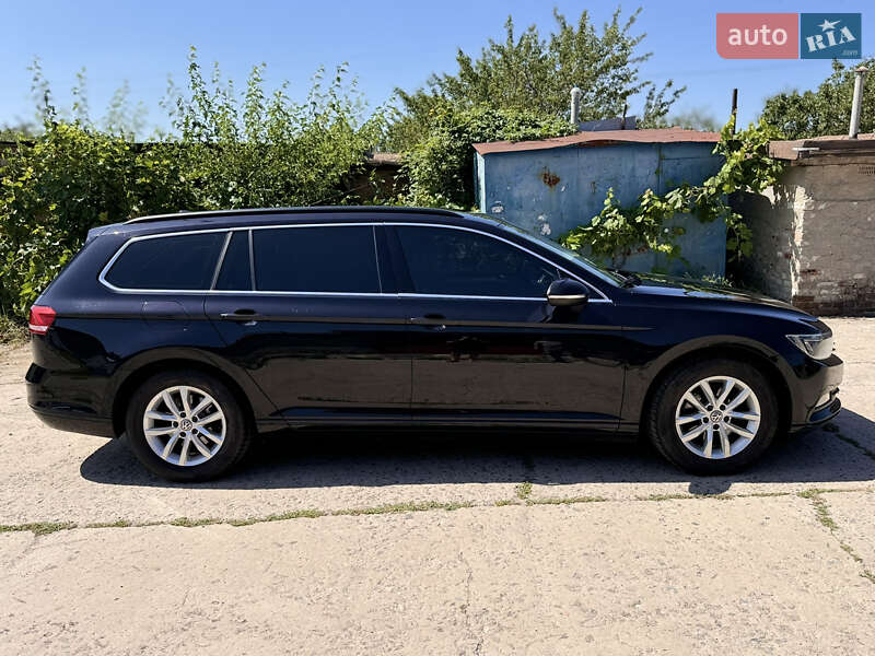 Универсал Volkswagen Passat 2015 в Чугуеве