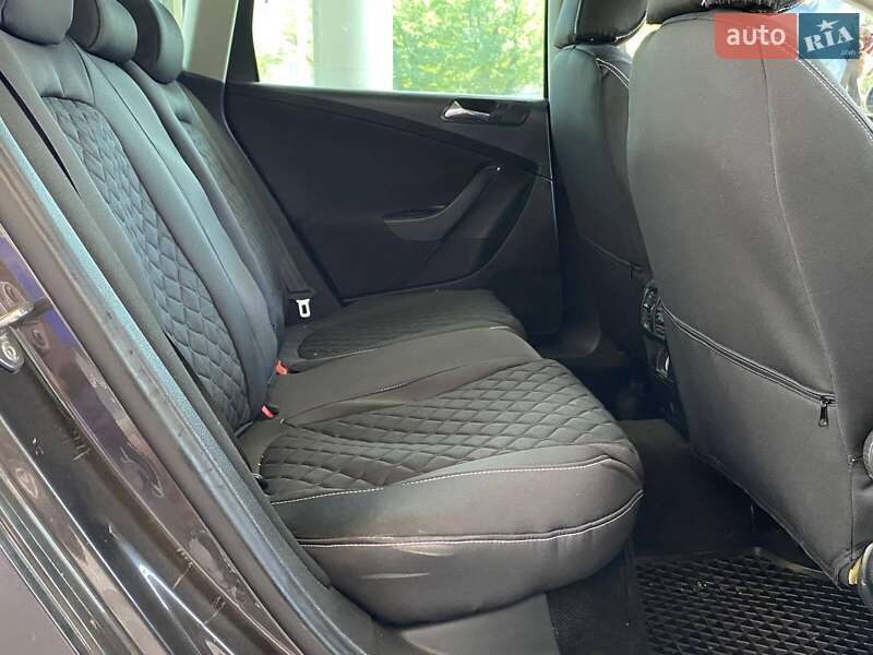 Универсал Volkswagen Passat 2006 в Николаеве
