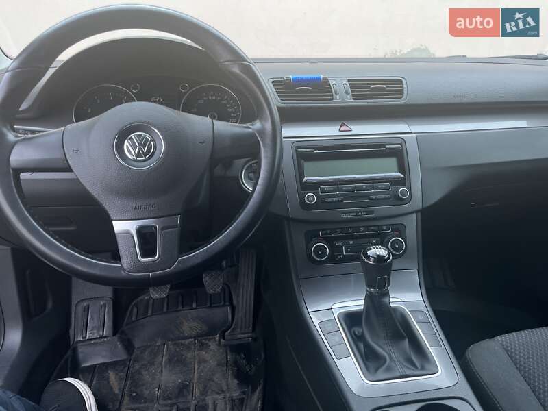 Универсал Volkswagen Passat 2010 в Киеве