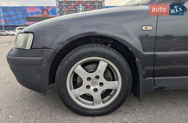 Седан Volkswagen Passat 1999 в Буче