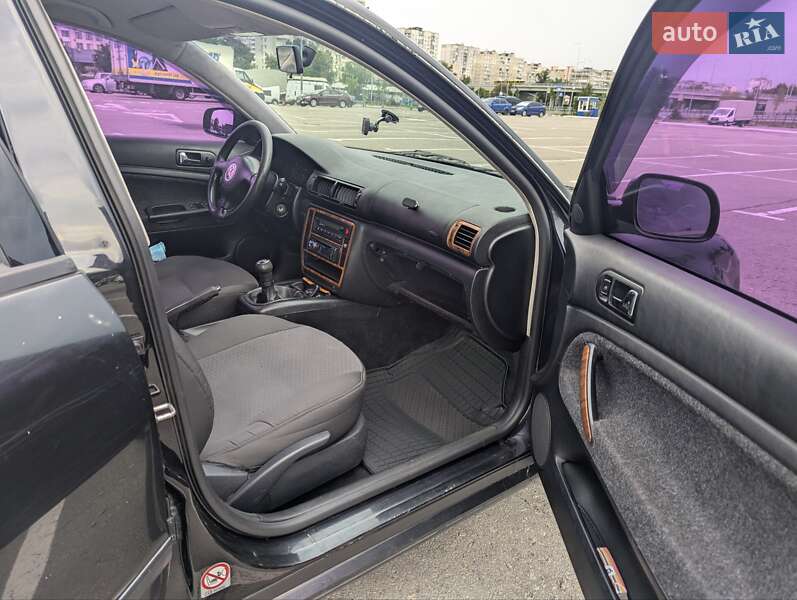 Седан Volkswagen Passat 1999 в Буче