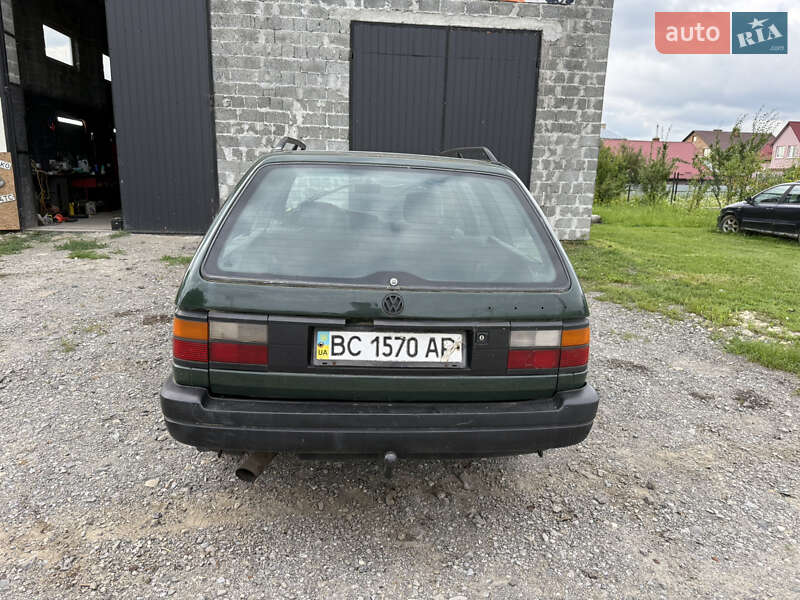Універсал Volkswagen Passat 1990 в Львові