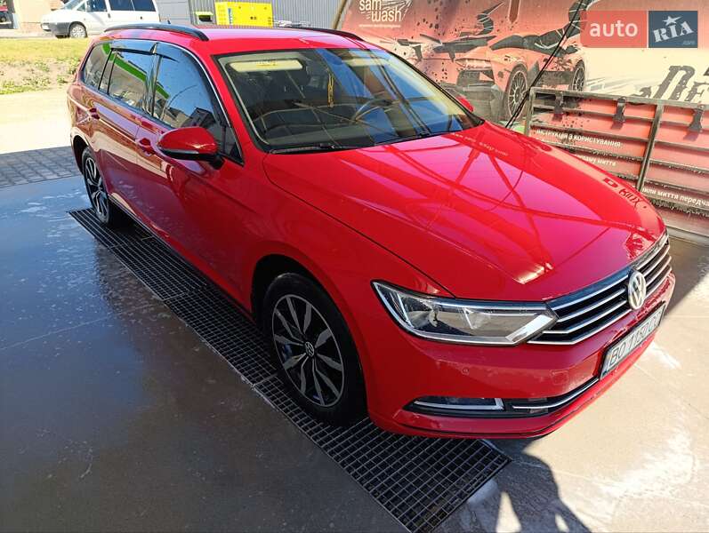 Універсал Volkswagen Passat 2015 в Монастириській