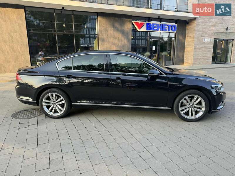 Седан Volkswagen Passat 2017 в Ужгороде