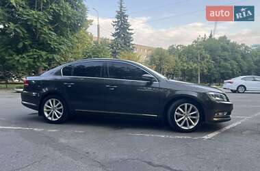 Седан Volkswagen Passat 2013 в Дніпрі