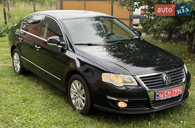 Седан Volkswagen Passat 2010 в Стрию