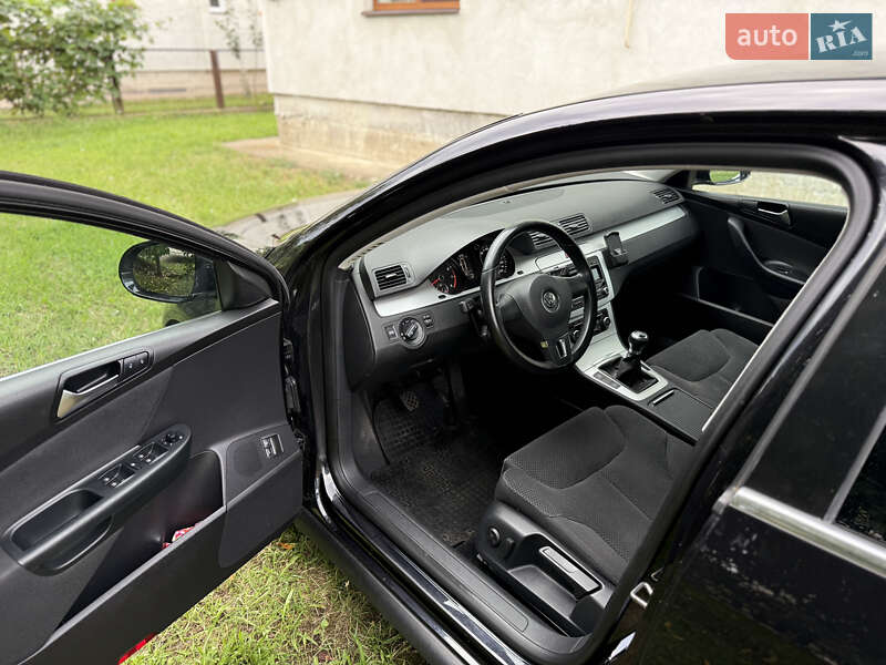 Седан Volkswagen Passat 2010 в Стрию