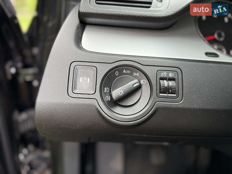 Седан Volkswagen Passat 2010 в Стрию