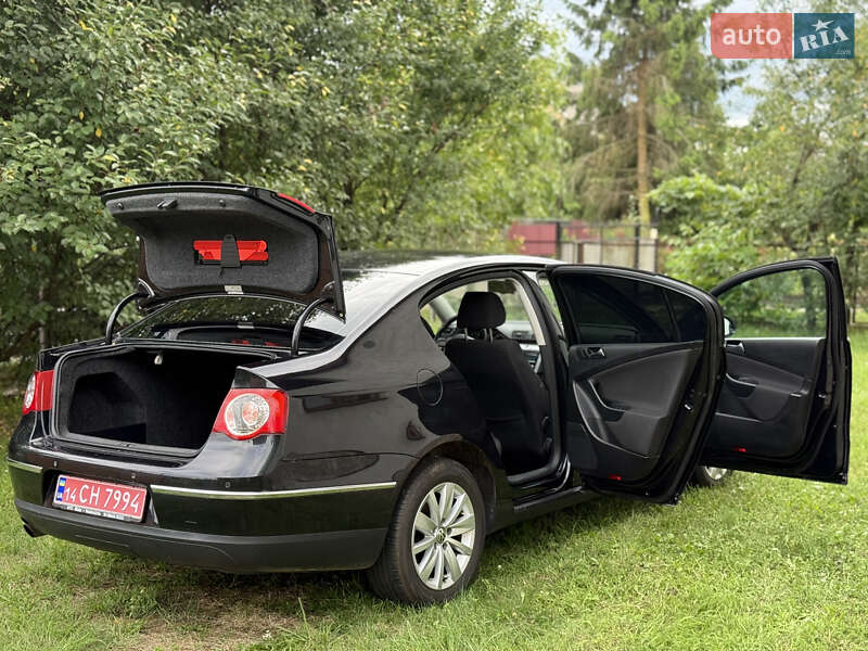 Седан Volkswagen Passat 2010 в Стрию