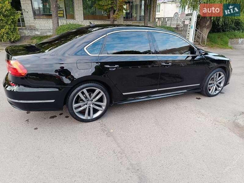 Седан Volkswagen Passat 2016 в Львове