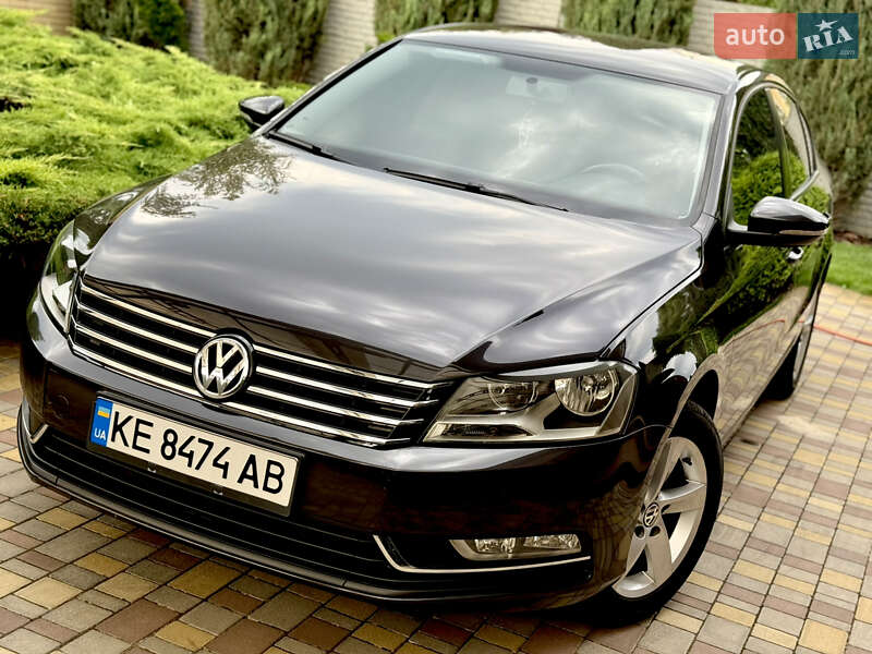 Седан Volkswagen Passat 2011 в Днепре