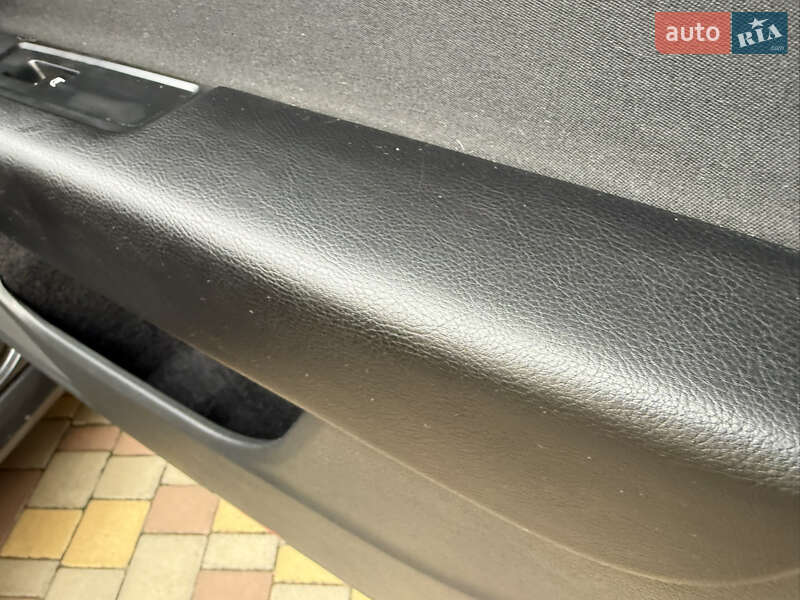 Седан Volkswagen Passat 2011 в Днепре
