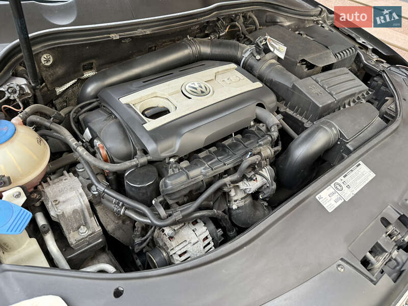 Седан Volkswagen Passat 2011 в Днепре