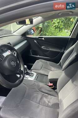 Універсал Volkswagen Passat 2010 в 