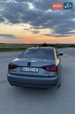 Седан Volkswagen Passat 2017 в Кропивницькому