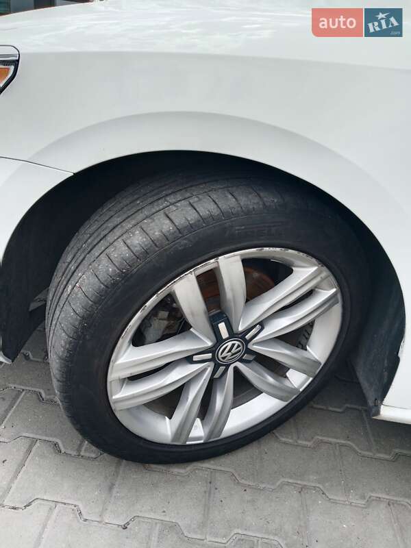 Седан Volkswagen Passat 2017 в Львове