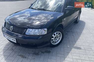 Седан Volkswagen Passat 1998 в Днепре