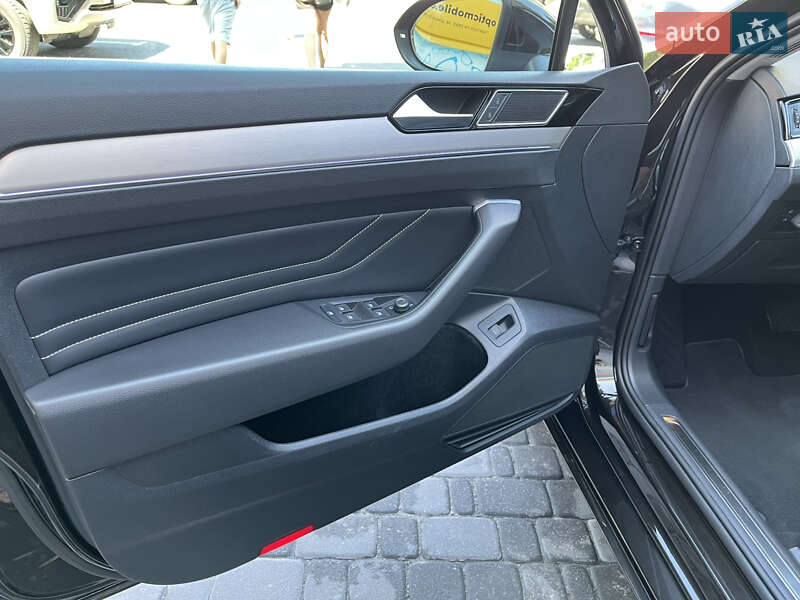 Универсал Volkswagen Passat 2019 в Киеве фото 16 Универсал Volkswagen Passat 2019 в Киеве