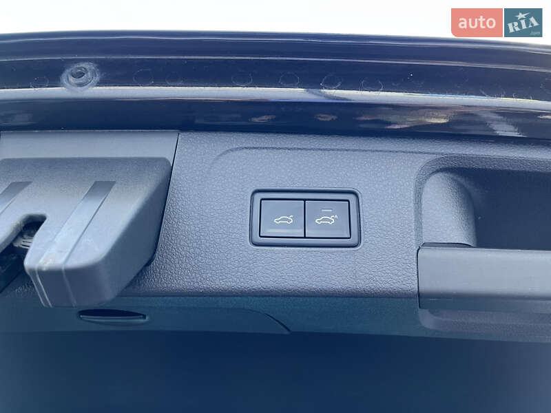 Универсал Volkswagen Passat 2019 в Киеве фото 24 Универсал Volkswagen Passat 2019 в Киеве