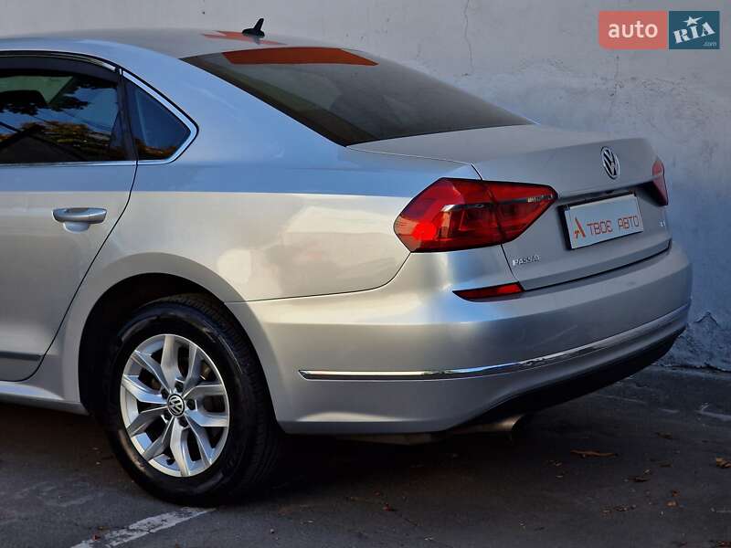 Седан Volkswagen Passat 2016 в Одессе
