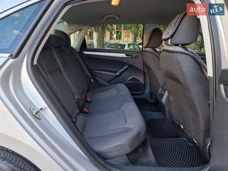 Седан Volkswagen Passat 2016 в Одессе