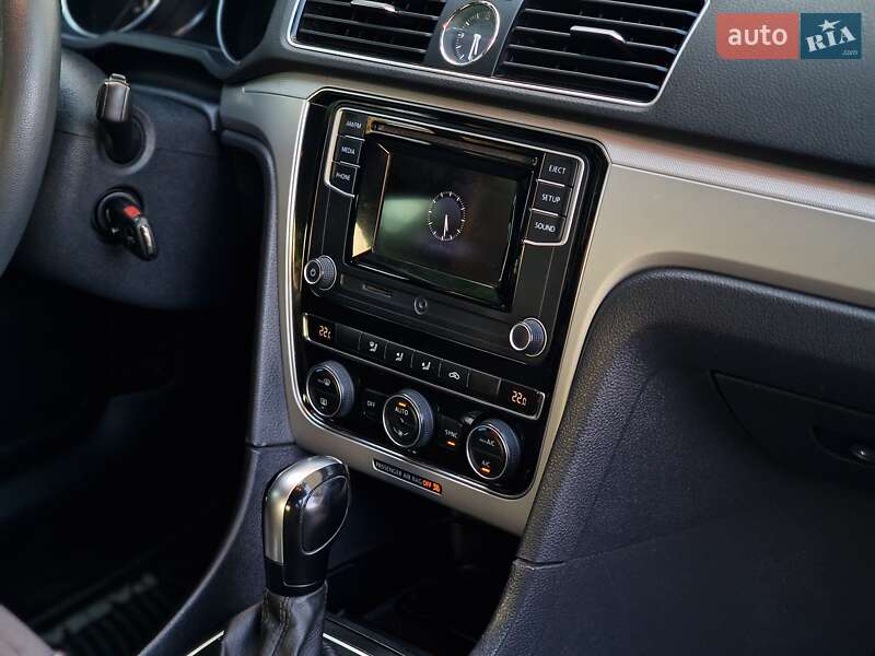 Седан Volkswagen Passat 2016 в Одессе