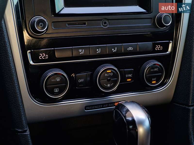 Седан Volkswagen Passat 2016 в Одессе