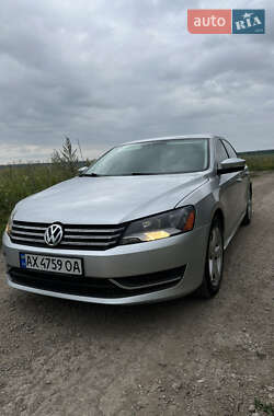 Седан Volkswagen Passat 2012 в Харкові