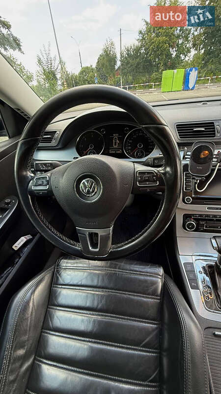 Универсал Volkswagen Passat 2010 в Коломые