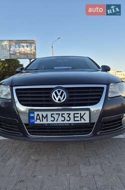 Седан Volkswagen Passat 2007 в Житомире