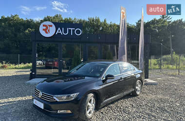 Седан Volkswagen Passat 2016 в Львове