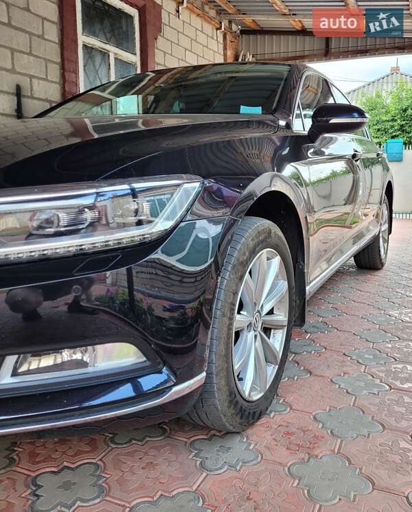 Седан Volkswagen Passat 2017 в Первомайске