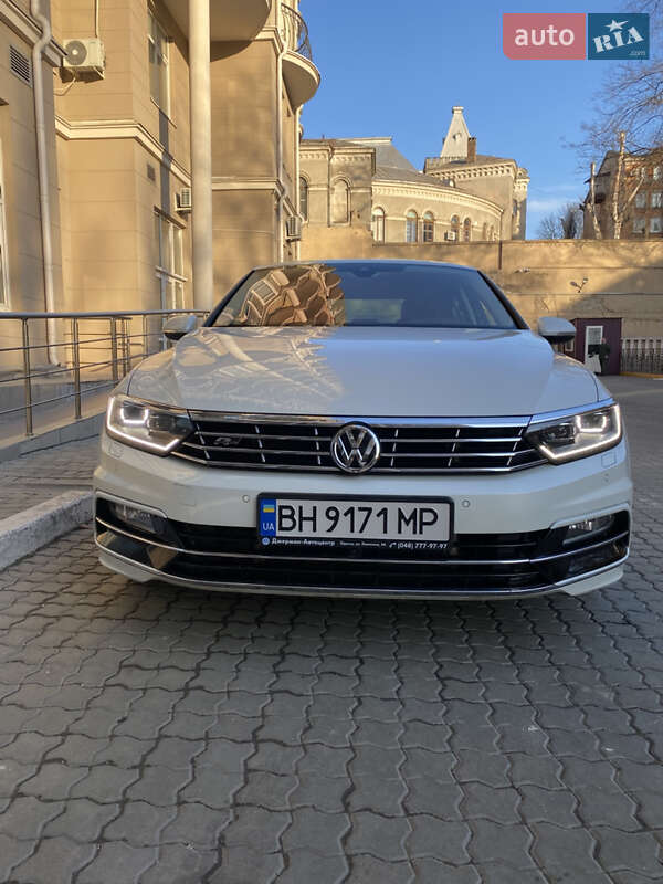 Седан Volkswagen Passat 2018 в Одессе