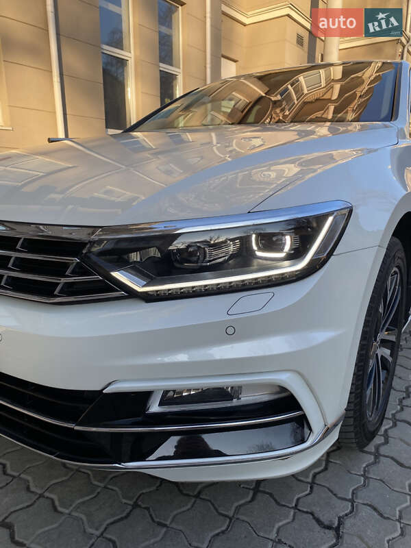 Седан Volkswagen Passat 2018 в Одессе