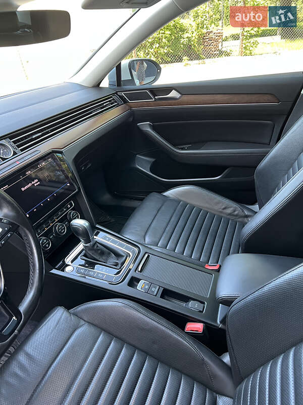 Седан Volkswagen Passat 2017 в Борщеве фото 24 Седан Volkswagen Passat 2017 в Борщеве