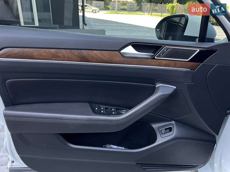 Седан Volkswagen Passat 2017 в Борщеве фото 30 Седан Volkswagen Passat 2017 в Борщеве