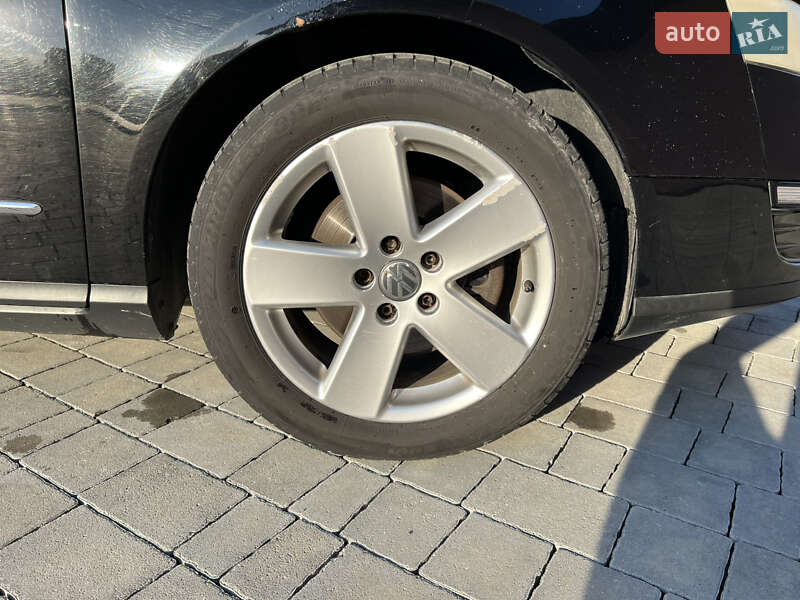 Универсал Volkswagen Passat 2006 в Бродах
