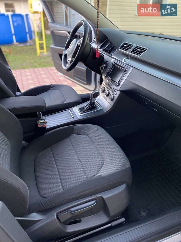 Седан Volkswagen Passat 2013 в Глобине