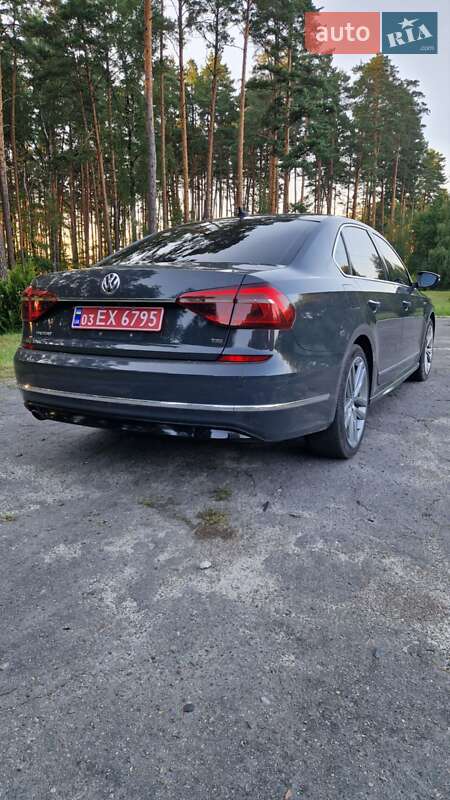 Седан Volkswagen Passat 2017 в Луцьку