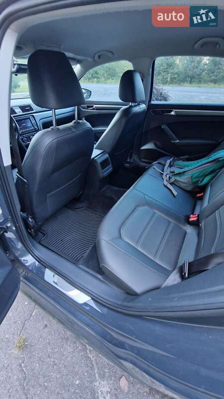 Седан Volkswagen Passat 2017 в Луцьку